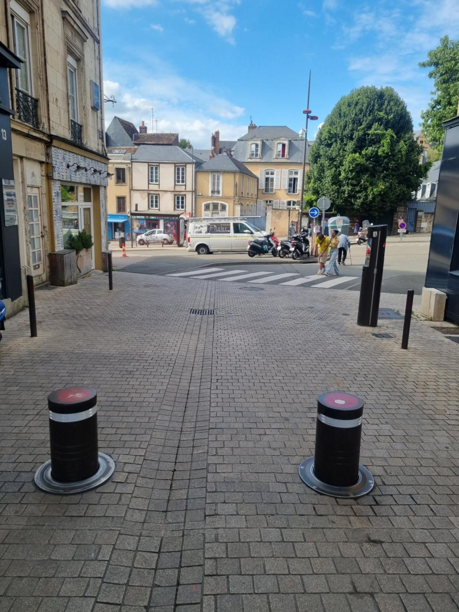 Sweet Nina Jazz Appartement Pour 5 Voyageurs, Situe A La Place De La Republique, Avec Parking Et Lit Queen Size ルマン エクステリア 写真